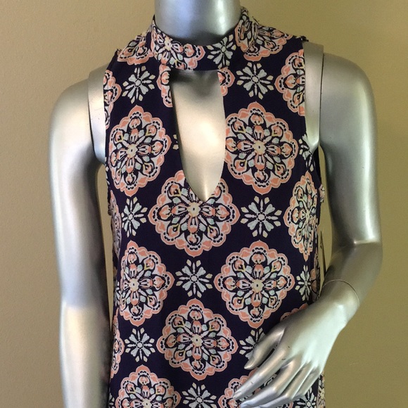 Sequin Hearts Short Sleeve Mock Neck Shift… - Picture 2 of 11